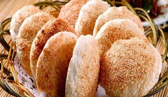 摆摊卖烧饼一天能挣多少钱?摆摊卖烧饼夹菜挣钱吗 摆摊卖烧饼一天能挣多少钱?摆摊卖烧饼夹菜挣钱吗